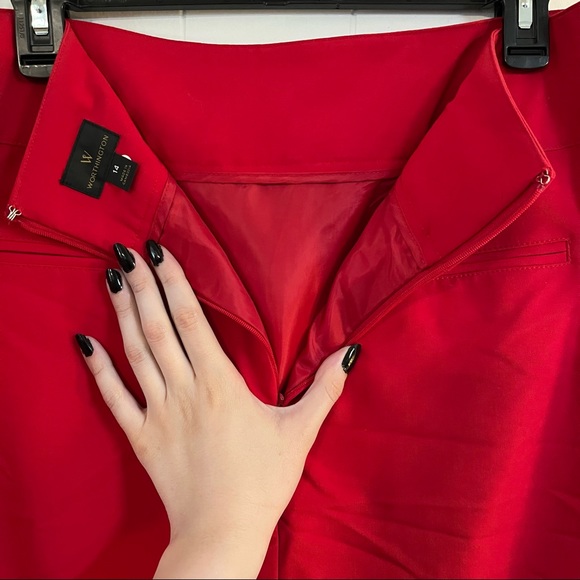 Red pencil skirt for office business attire - Picture 4 of 7